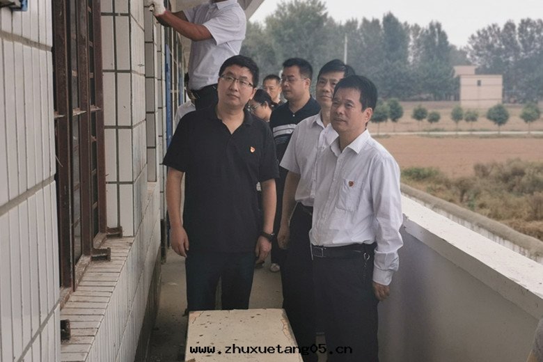 河(hé)南(nán)省(shěng)粮(liáng)食和(hé)儲備局黨組書(shū)记、局长(cháng)张(zhāng)宇松到(dào)鹿邑縣(xiàn)賀店(diàn)村(cūn)調研定(dìng)點(diǎn)幫扶工作(zuò)